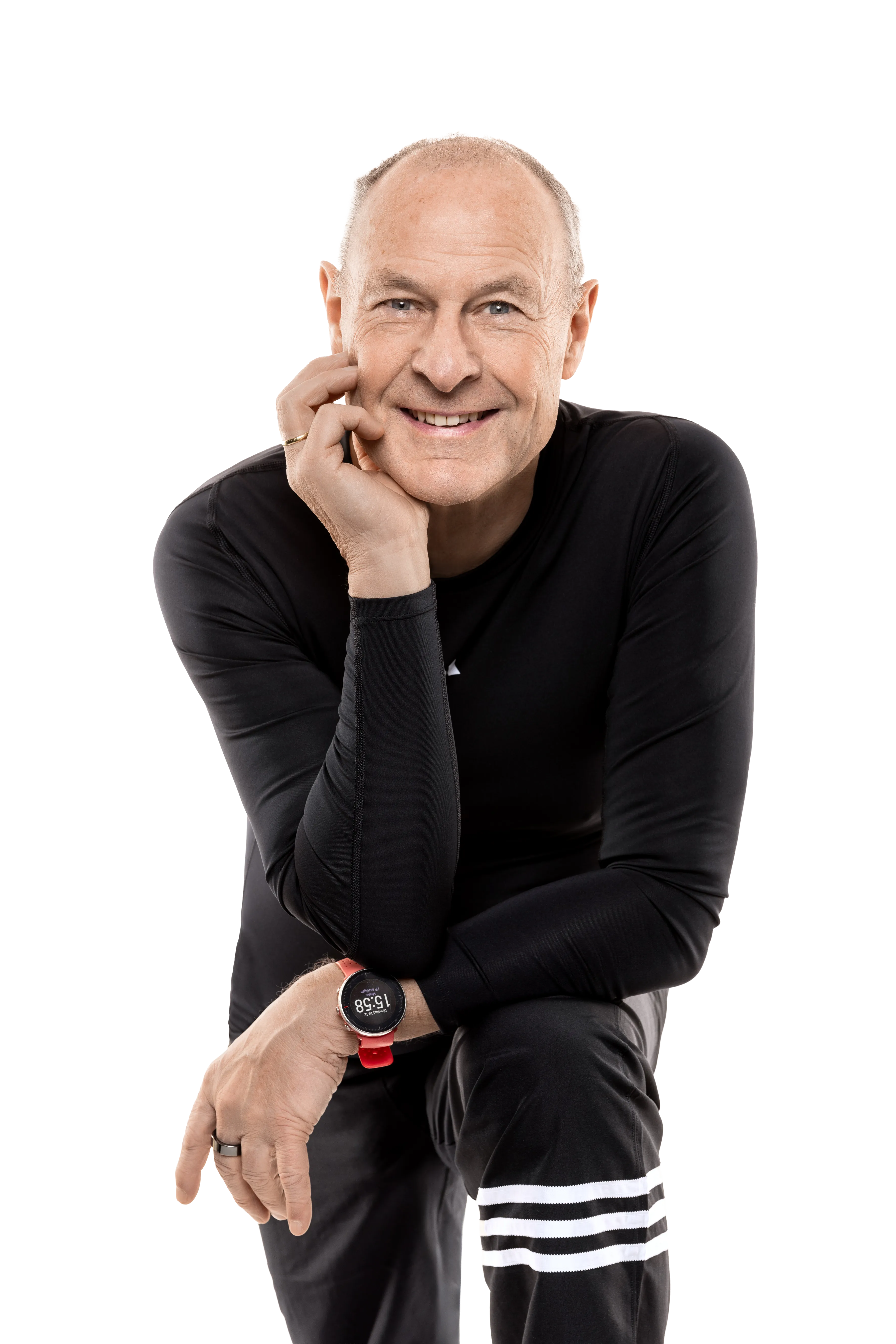 Norbert Kox in dynamischer, vorgebeugter Pose, freigestellt